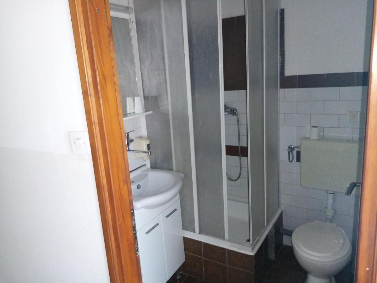 Ferienwohnung Jasna1 Knin Exterior foto