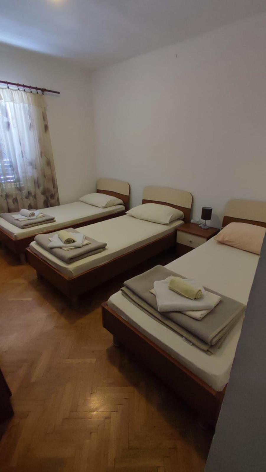 Ferienwohnung Jasna1 Knin Exterior foto